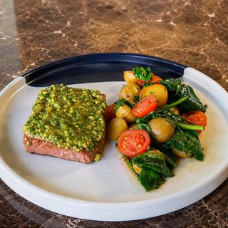 Tuna steak with baby potatoes