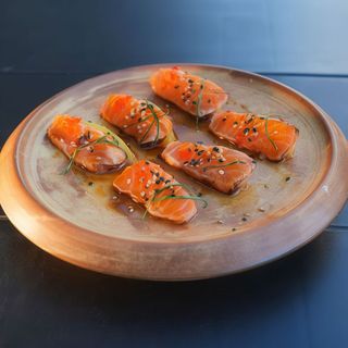 Salmon tataki