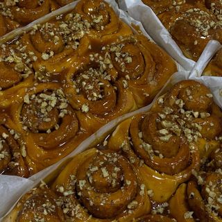 Cinnabon with caramel and walnuts 