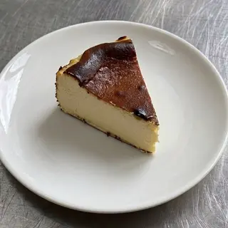 BASQUE CHEESECAKE CLASSIC