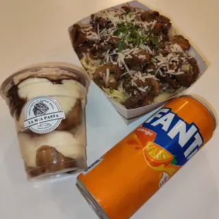 Ramstek u sosu od pečuraka + Piće + La Mia Nuvola Tiramisu