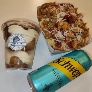 Piletina sa šarenim paprikama + Piće + La Mia Nuvola Tiramisu