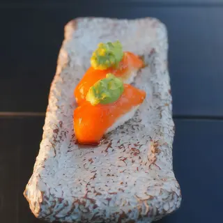 Nigiri salmon