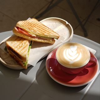 Cappuccino S i sendvič