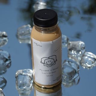 Hladni karamel latte