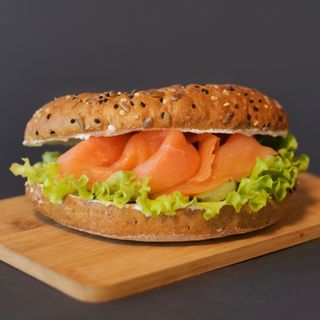 Bejgl sa lososom 250 gr