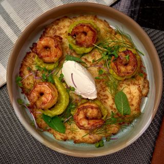 Krompir palacinka sa pavlakom, skampima i guacamoleom