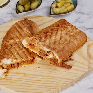 Tantuni sendvič sa mesom i cheddar sirom + pića 