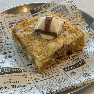 Kinder Bueno Blondie brownie