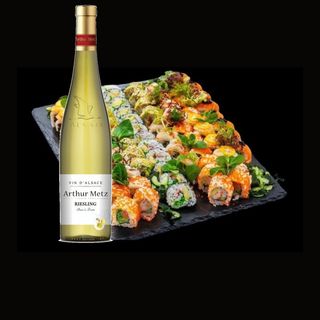 Holiday mix 76pc & Wine 0,7L