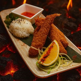 Eby shrimps with sweet&chili sos