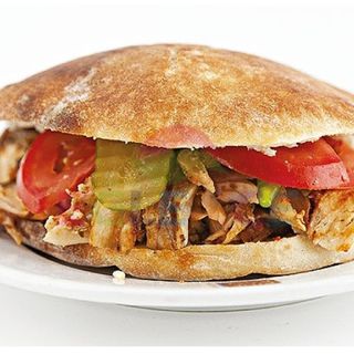 CHICKEN DONER KEBAB BETWEEN BREAD