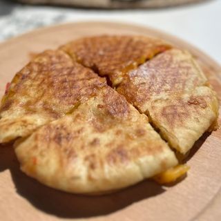 CHEDDAR CHEESE TOAST(350 Gr)