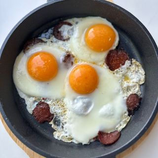 BEEF SAUSAGE WITH EGGS (250 Gr)
