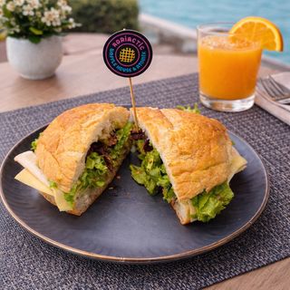 Smoked Chicken sandwich | sendvič s piletinom i šunkom