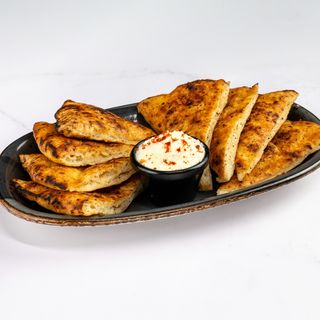 Pikantni somun sa kajmakom