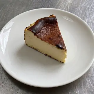 BASQUE CHEESECAKE CLASSIC