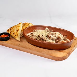 Teleće krpice u kajmak sosu