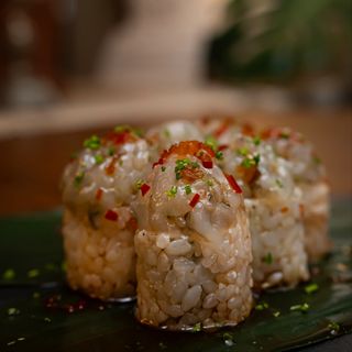 Roll with Prawns Tartar