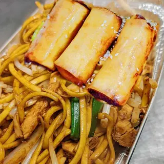 LO MEIN NOODLES -WITH 3  SPRING ROLL