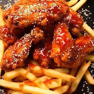 CHICKEN KOREAN WINGS 8 PCS WITH FRENCH FRIES IN KOREAN SAUCE - SPICY