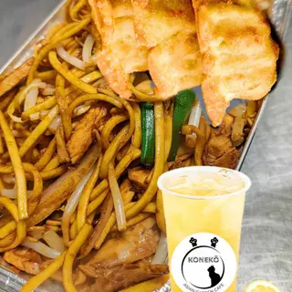 STIR FRIED YAKI UDON WITH 3 PCS GYOZA PLUS FRUIT TEA BOBA