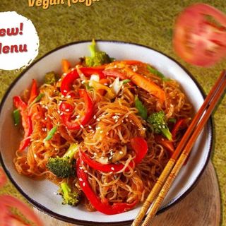 STIR FRIED VERMICELLI IN VEGETABLE WITH MUSHROOM AND TUFO