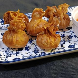 DEEP-FRIED WONTON SHRIMP 5 PCS
