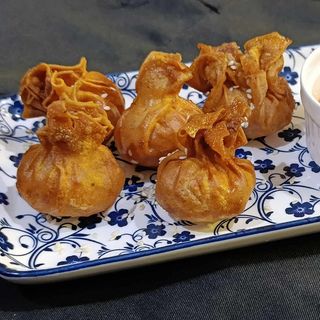 Deep-Fried Wonton Chicken Mushroom (5 pcs)
