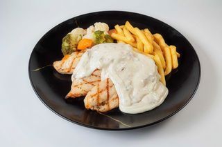 Piletina u sosu od pečuraka