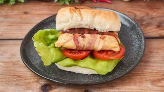 Punjena vješalica sa pršutom