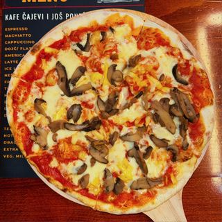 Pizza Funghi