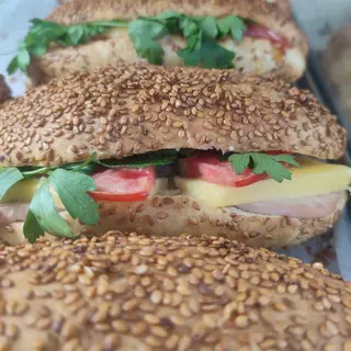 Simit Sandviç ( Piliç Salamlı ) 