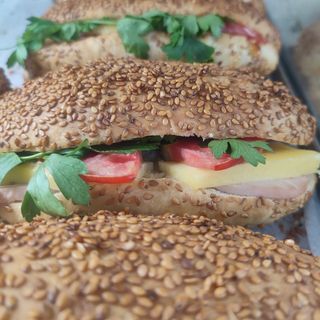 Simit Sandviç ( Piliç Salamlı )