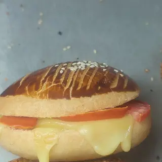 Kaşarlı Domatesli Poğaça ( Paradajz i goudina Poğaça )