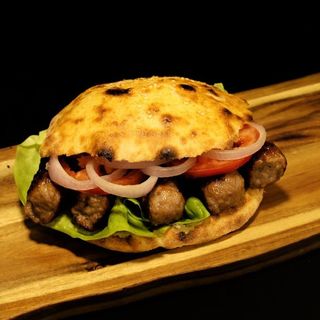 Ćevap u domaćoj lepinji