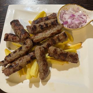 Ćevapi sa pomfritom