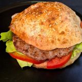 Juneći hamburger + Pomfrit + Coca Cola