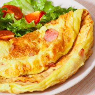 Omlet sa pršutom i sirom