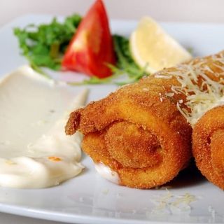 Pohovana palačinka sa pršutom i sirom