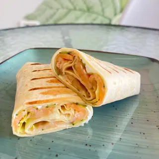 ROLL sa lososom