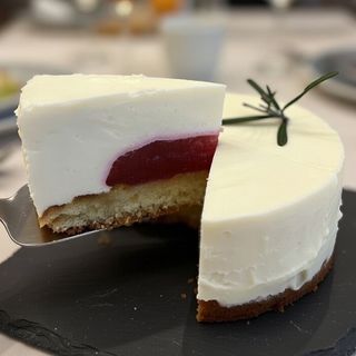 Mousse torta od malina 100g