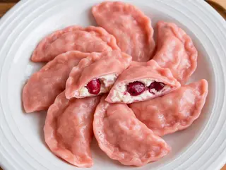Vareniki sa svježim sirom i višnjom 8 kom