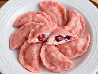 Vareniki sa svježim sirom i višnjom 8 kom