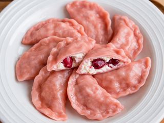 Vareniki sa svježim sirom i višnjom 12 kom