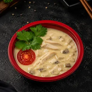 Tom Kha