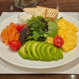 Keto doručak sa lososom