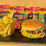 Cheeseburger + pomfrit 450g