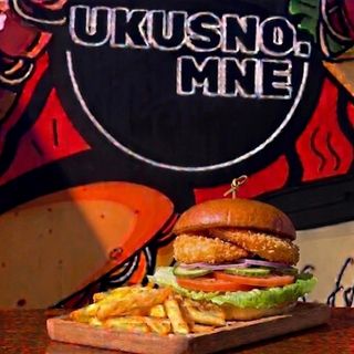 Burger sa gamborima + pomfrit 450g
