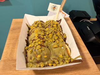 Fluffy Pistać, Mliječna čokolada, Pistac krambl, Porcija 10 Fluffy palačinkica